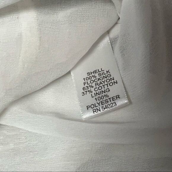 VTG Banana Republic Ivory Swiss Dot 100% Silk Chiffon Flutter Sleeveless Top S - Picture 11 of 12